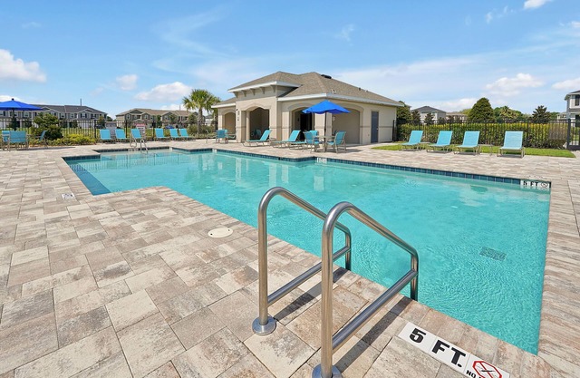 Modern Townhome w/Pool & Private Gym/Boombah Sports/SFB Airport/DT Sanford