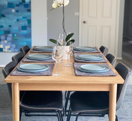 Modern townhouse, walking distance to town centre