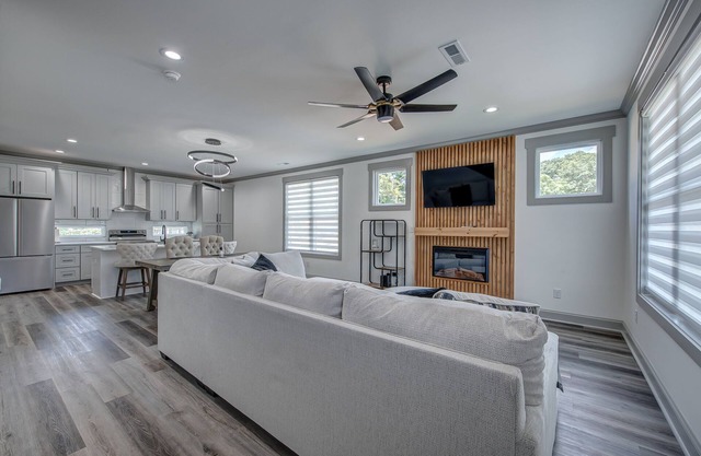 Modern, uptown style! 3 bedrooms new construction home!
