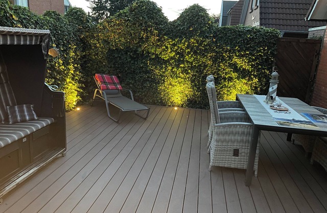 Modern vacation home with 2 bedrooms, smart TV and beach chair