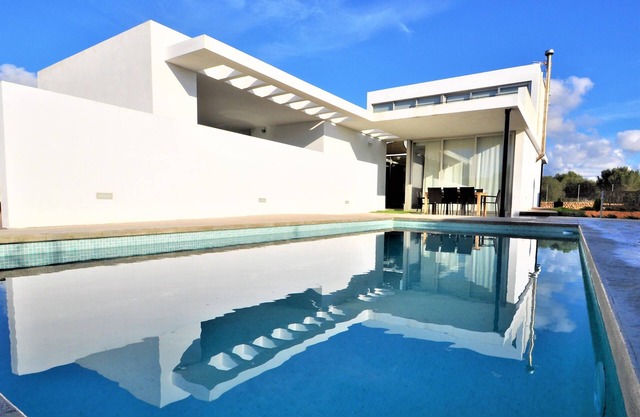 Modern Villa near golf, families friendly - offer last days june-july - Free Wifi