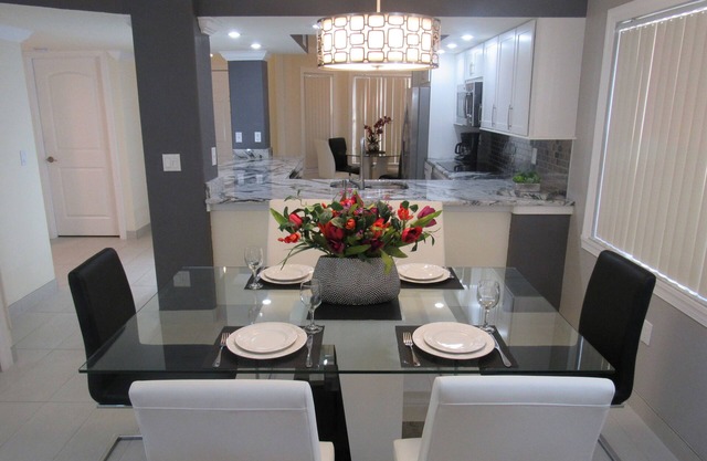 Modern Waterfront Condo! Heated Pools~Lanai~WiFi. By IMG~Beaches~AMI~Restaurants