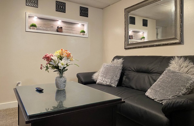 Modern West End 2 Bedroom Apartment