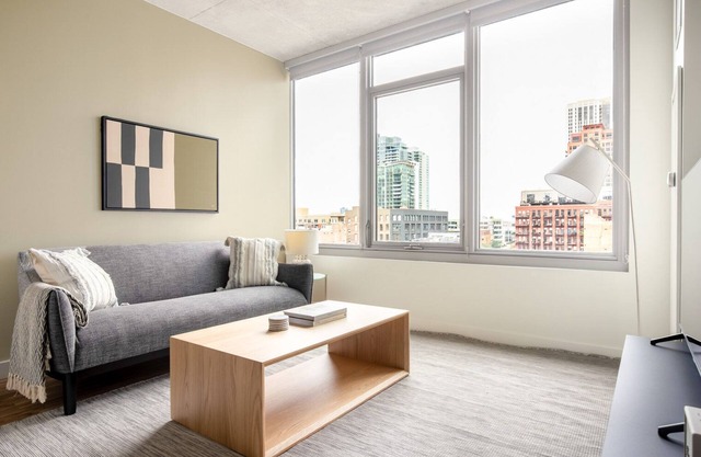 Modern West Loop Studio w/Pool, Gym & Lounge, nr L, by Blueground