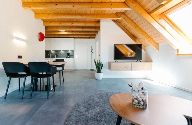 Moderne 3 Zi.-FeWo BlackForestArt Nähe Freiburg