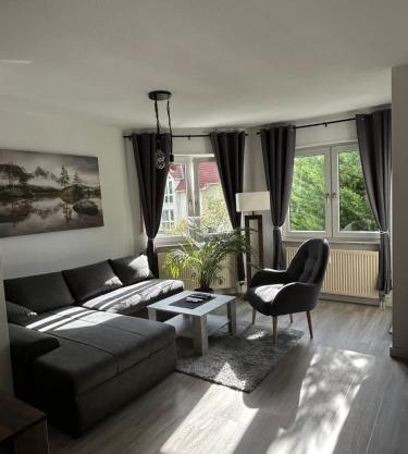 Moderne 75m2 Wohnung mit Balkon und Blick ins Grüne