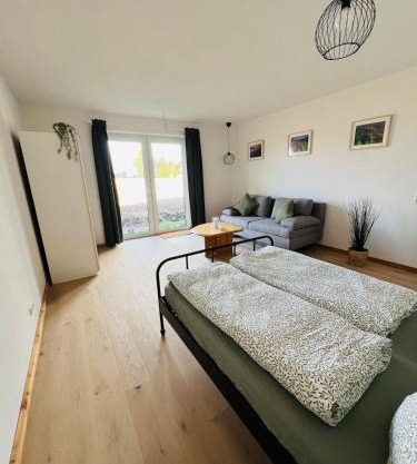 Moderne Neubauwohnung in idyllischer Lage