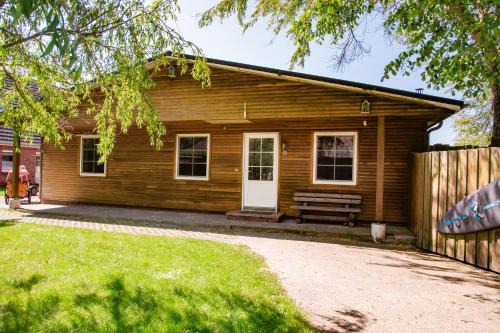 Modernes Holzhaus mit traumhaftem Deichblick
