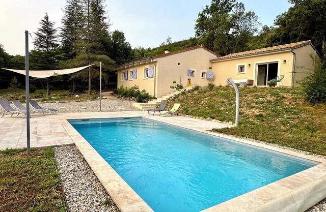 Modernized large country house with private pool