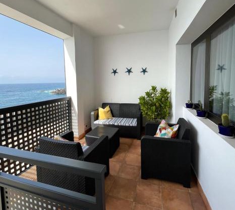 Moderno apartamento frente al mar