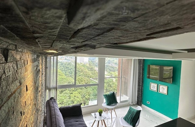 Moderno Apartamento con Vista a las Montañas