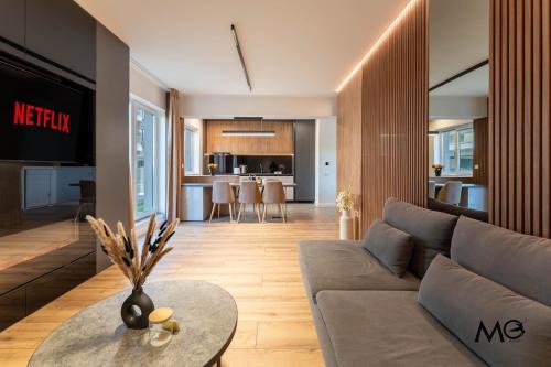 MoHost Alive Modern Serenity with Terrace View