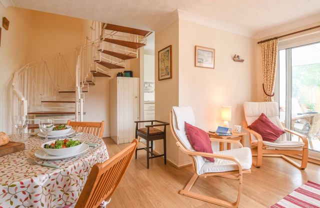 MOLE END, WOODBRIDGE, pet friendly in Woodbridge