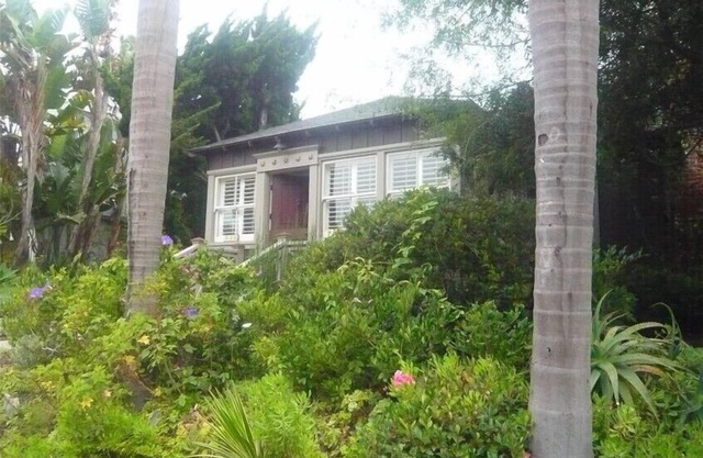 Molly's Beach Cottage- Perfect Getaway, Upgraded Beach Cottage