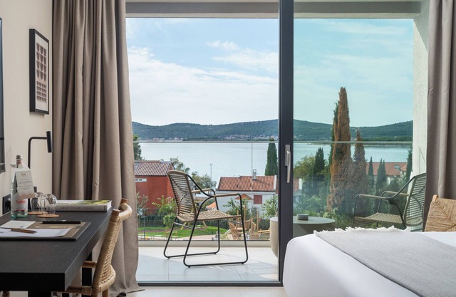 Molum Hotel & Residences