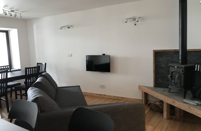 Montbrison Appartment with 3 bedrooms and balcony in the center of Vallouise