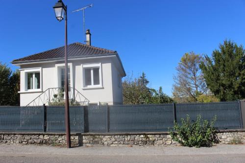 Montcuq, maison avec vue sur la Tour, classé 3*