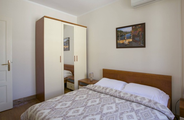 Montesan BM3 Apartment with side sea view