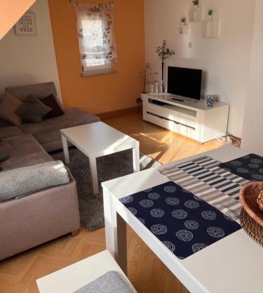 Monteurwohnung bei Bayreuth 4 Zimmer nur 6 Min zur Autobahn A9, Ruhige Lage, Parkplatz