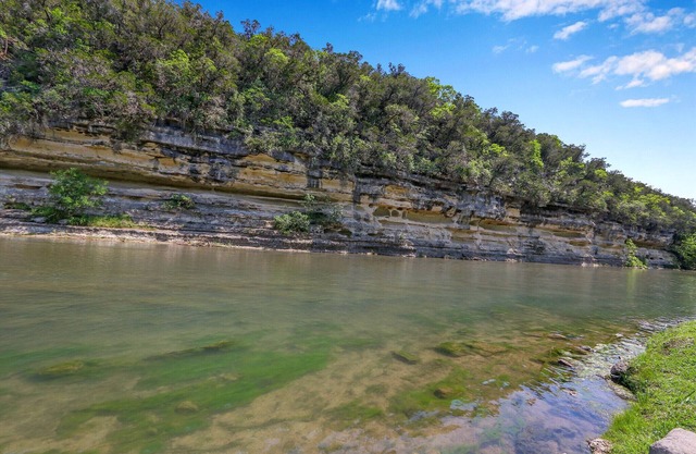 Moon River I New Braunfels, Guadalupe River, Pool, Tubing