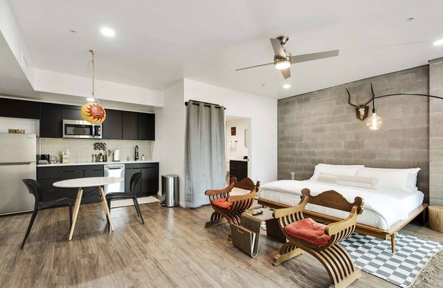 Moon's Studio apartment with Pool