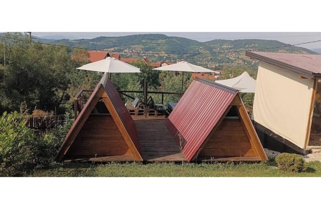 Moon Tent Bosn. pyramid glamping