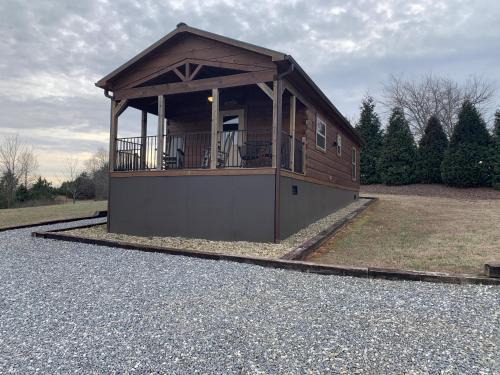Moore Road Cabin 2 Pet Friendly