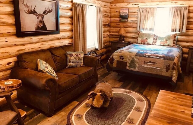 Moose Cabin at Cross WM Ranch - AC/Laundry included