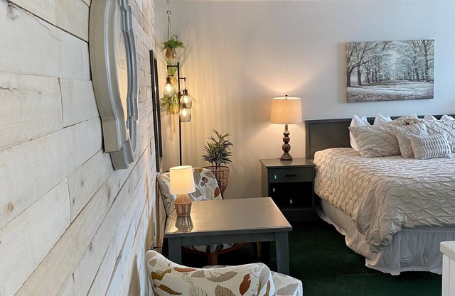 Moose Creek Lodge & Suites