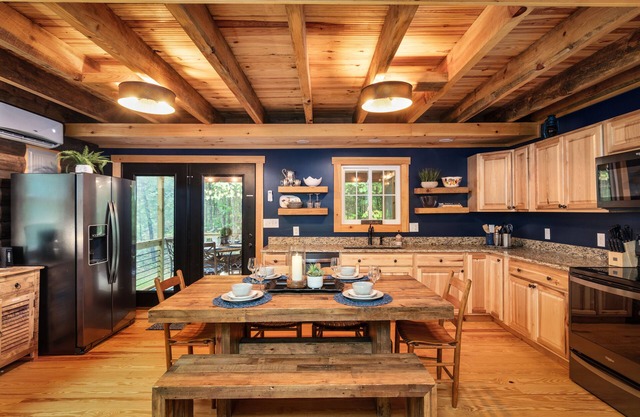 🫎Moose Lodge⭐️Secluded 5 STAR Cabin🪵Close to TOWN🌙Hot Tub under the stars🌲