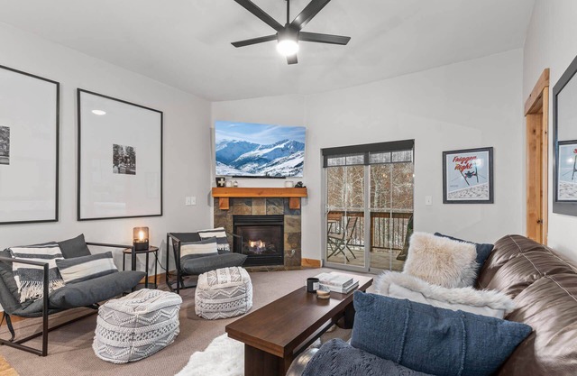 Moose Mgmt at Bear Hollow 3401 Free Shuttle-Top Floor-Pool-Hot Tub-Dogs Welcome