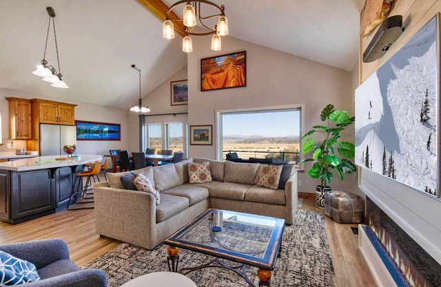 Moose Mgmt at Bear Hollow 5500: King Bed-Pvt HotTub-Balcony w/View & Grill-Wifi