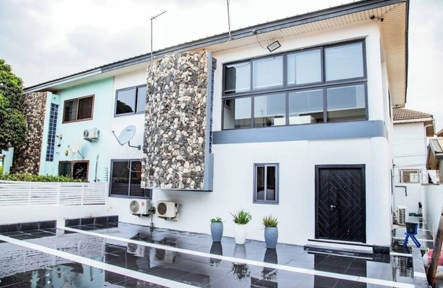 Mordern 4bedroom in East airport+Gated community
