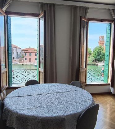 Moretti flat Canal View