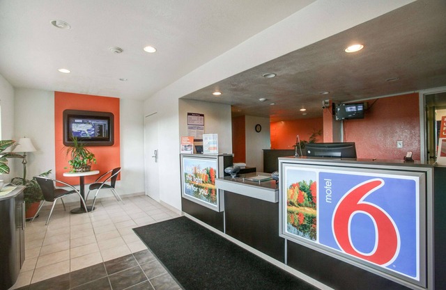 Motel 6 Elkton, MD