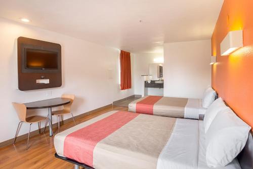 Motel 6-Grande Prairie, AB