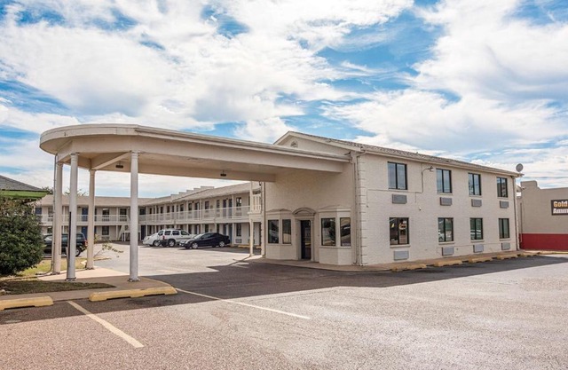 Motel 6-Texarkana, AR