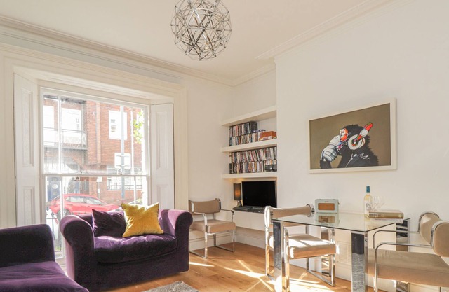MOUNT SION, romantic, luxury holiday cottage in Royal Tunbridge Wells