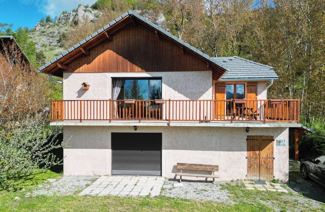 Mountain house for 5 to 7 people in ski resort