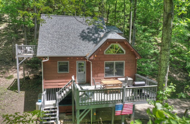 Mountain Cabin, Deck, Pet Friendly, Fenced Yard