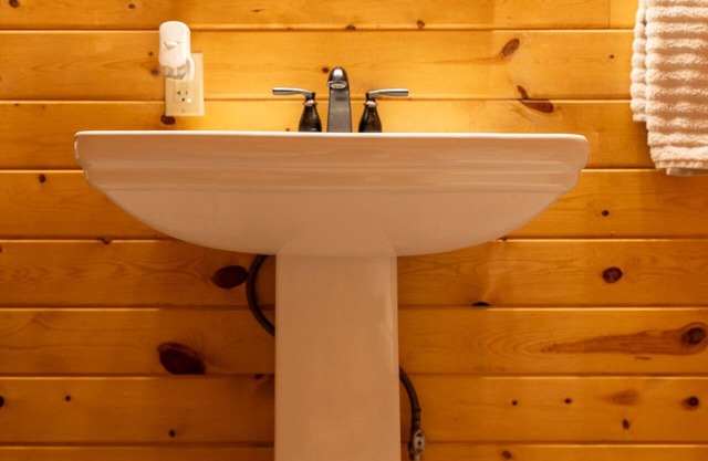 "Mountain Escape: The Moose - Sleeps 11 Guests!"