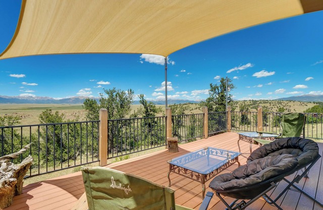 Mountain Getaway in Como w/Deck: Grill & Chill!