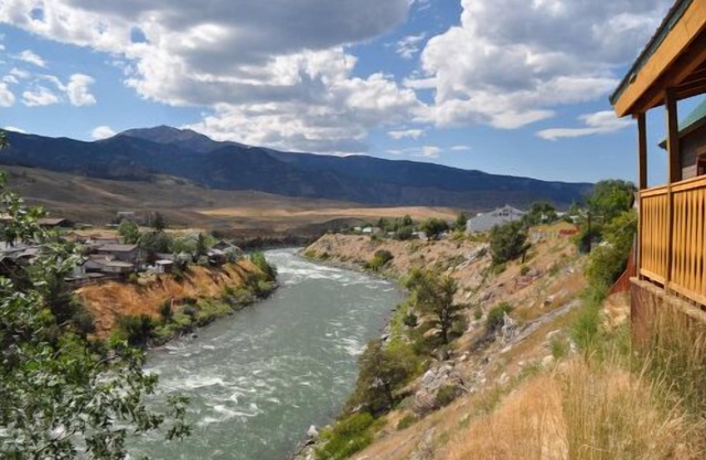 Mountain King Cabin above the Yellowstone River-Six Blocks to Yellowstone Park