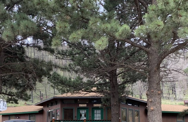 Mountain Retreat - 2 bedroom Lodge located by Forbes Park & Fort Garland