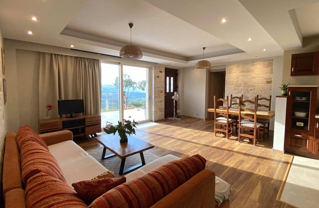 Mountain & Sea view country villa near Heraklion