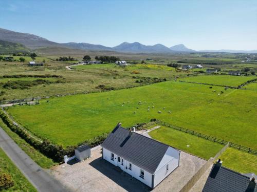 Mountain View Cottage - Style, Calm & Scenery EV Friendly Zappi