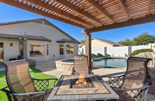 Mountain Views | Pool | Hot tub | Fire pit | BBQ |Gold Canyon| | Hiking |Golf |Unique Experience