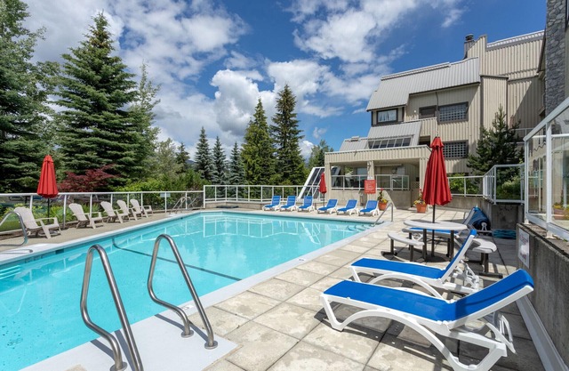 Mountainside 2Br/2Ba - Hot Tub/Pool/Free Parking