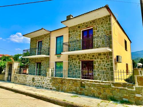 Mountin View Villa & Rafting In Permet