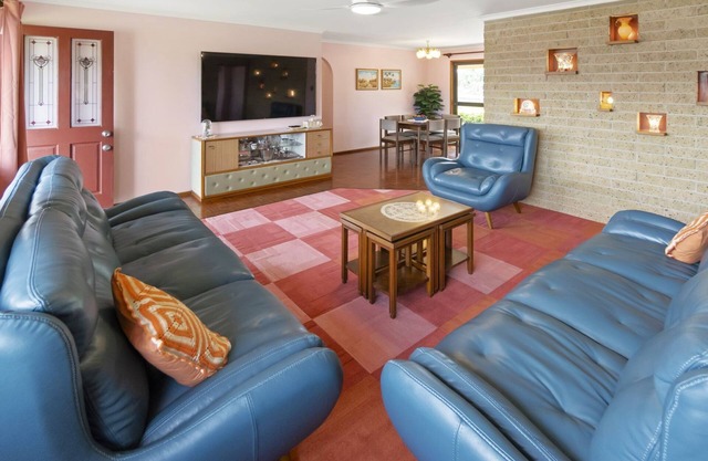 Mr Wilfords Retro Bungalow